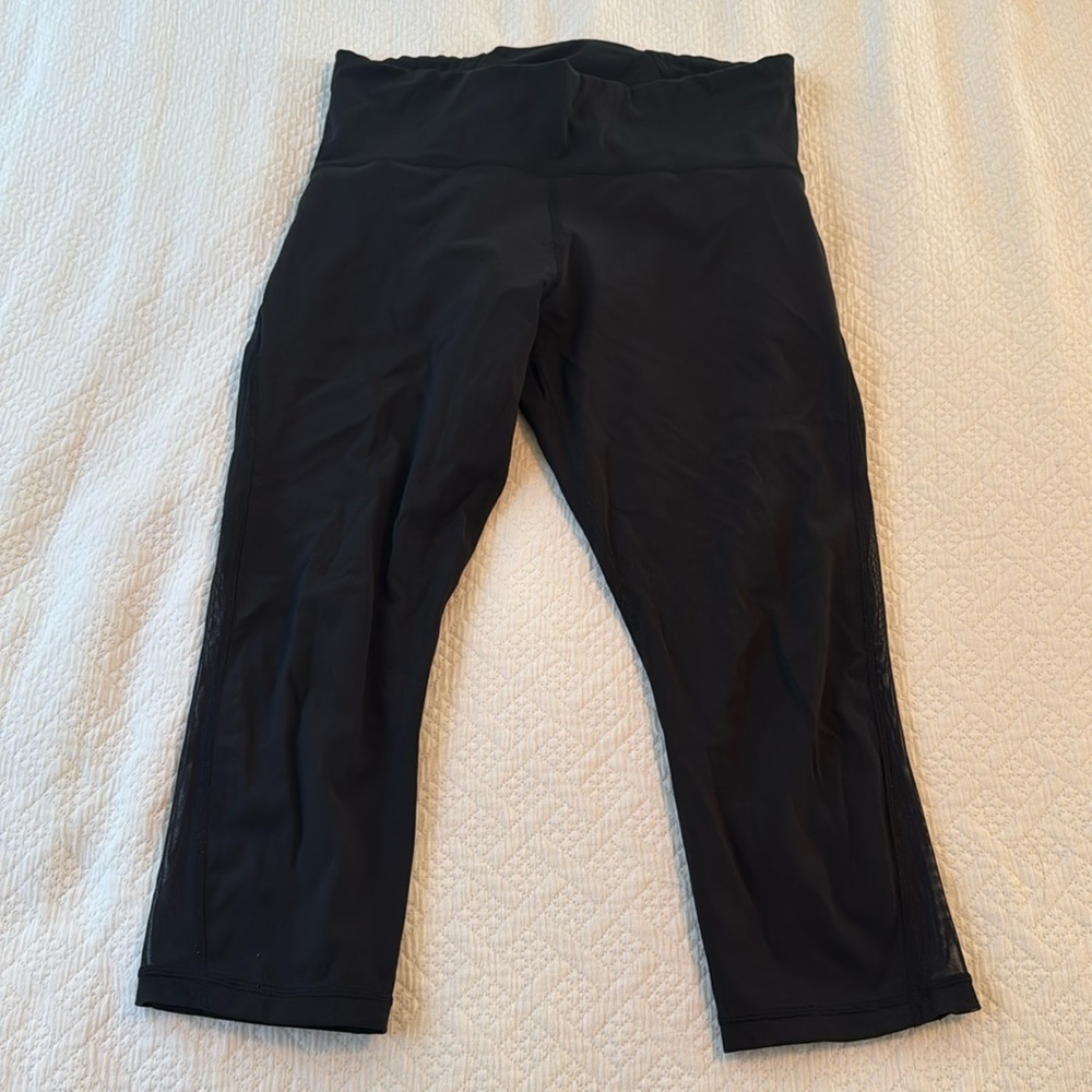 Lululemon Like New calf length leggings-size 12
